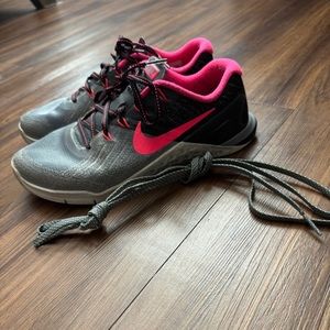 Metcons size 6.5 women w/ extra shoe laces used a few times